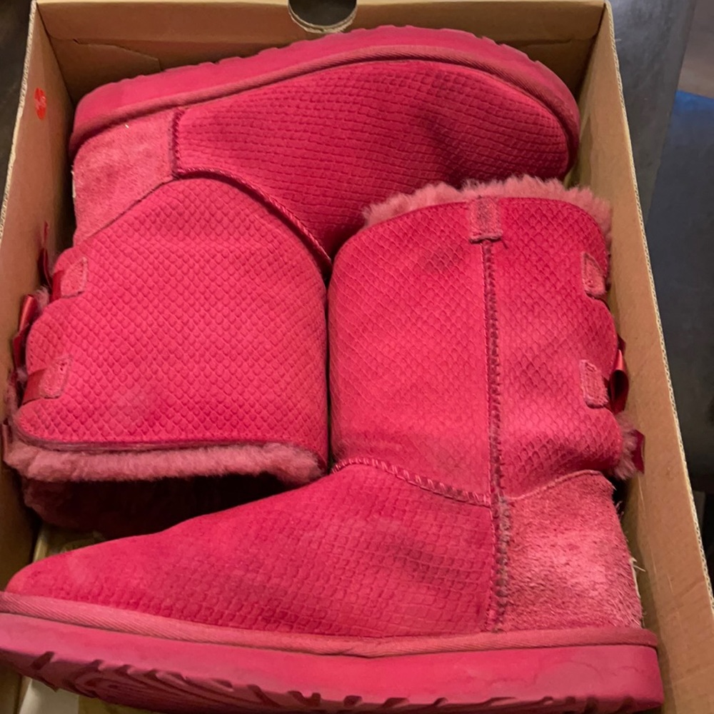 Women’s Ugg’s.
